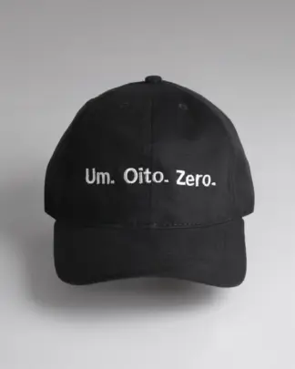Boné Preto Um. Oito. Zero.